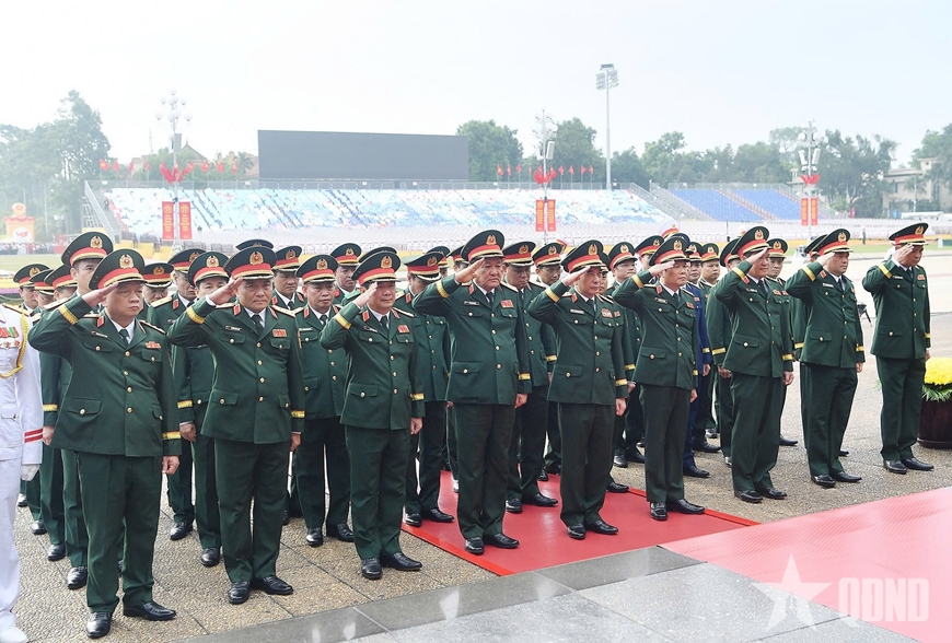 Lãnh đạo Đảng, Nhà nước, Quân đội vào Lăng viếng Chủ tịch Hồ Chí Minh nhân kỷ niệm 80 năm Quốc khánh 2-9