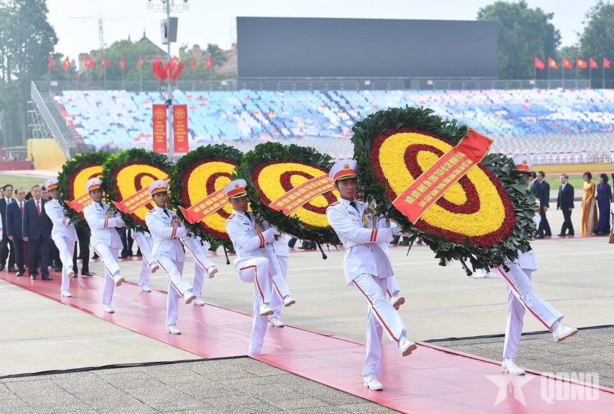 Lãnh đạo Đảng, Nhà nước, Quân đội vào Lăng viếng Chủ tịch Hồ Chí Minh nhân kỷ niệm 80 năm Quốc khánh 2-9