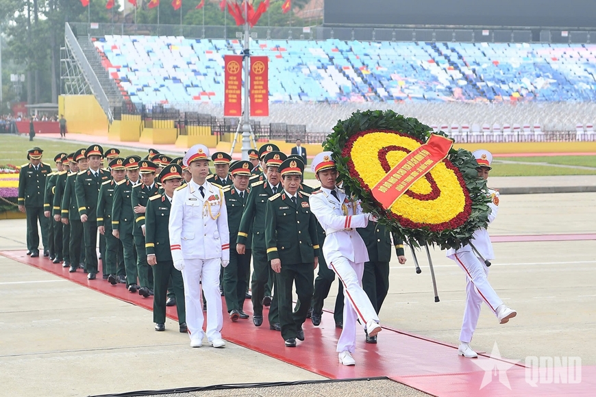 Lãnh đạo Đảng, Nhà nước, Quân đội vào Lăng viếng Chủ tịch Hồ Chí Minh nhân kỷ niệm 80 năm Quốc khánh 2-9