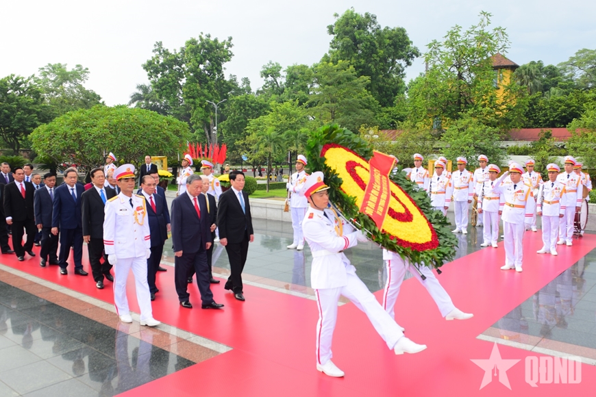 Lãnh đạo Đảng, Nhà nước, Quân đội vào Lăng viếng Chủ tịch Hồ Chí Minh nhân kỷ niệm 80 năm Quốc khánh 2-9