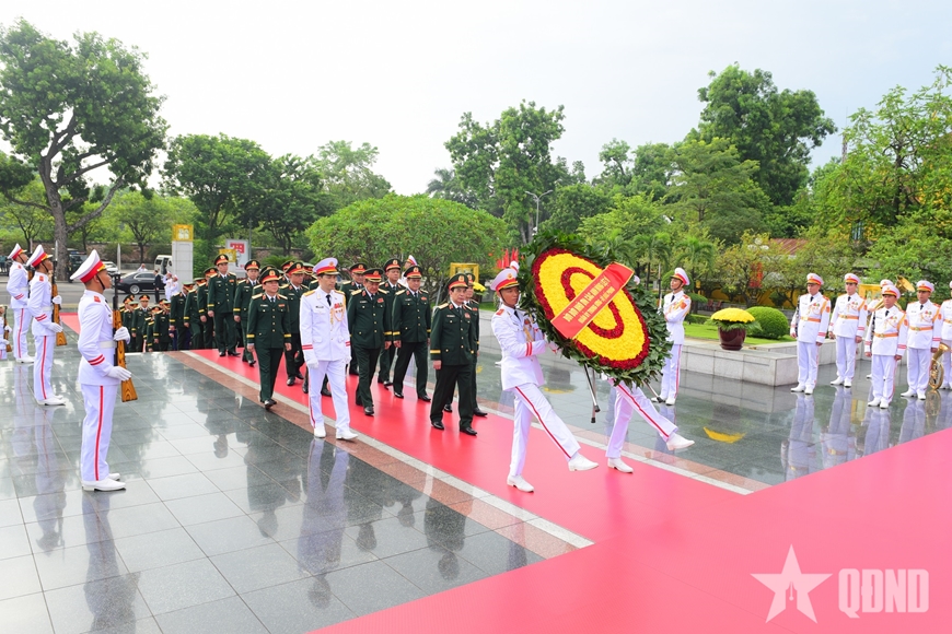 Lãnh đạo Đảng, Nhà nước, Quân đội vào Lăng viếng Chủ tịch Hồ Chí Minh nhân kỷ niệm 80 năm Quốc khánh 2-9