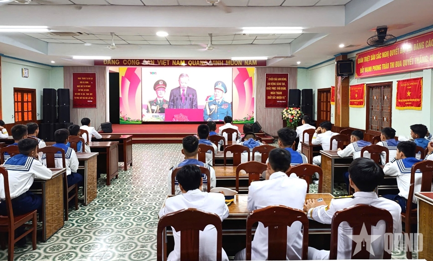 Lữ đoàn 83 (Quân chủng Hải quân) tổ chức cho bộ đội xem trực tiếp Lễ kỷ niệm, diễu binh, diễu hành