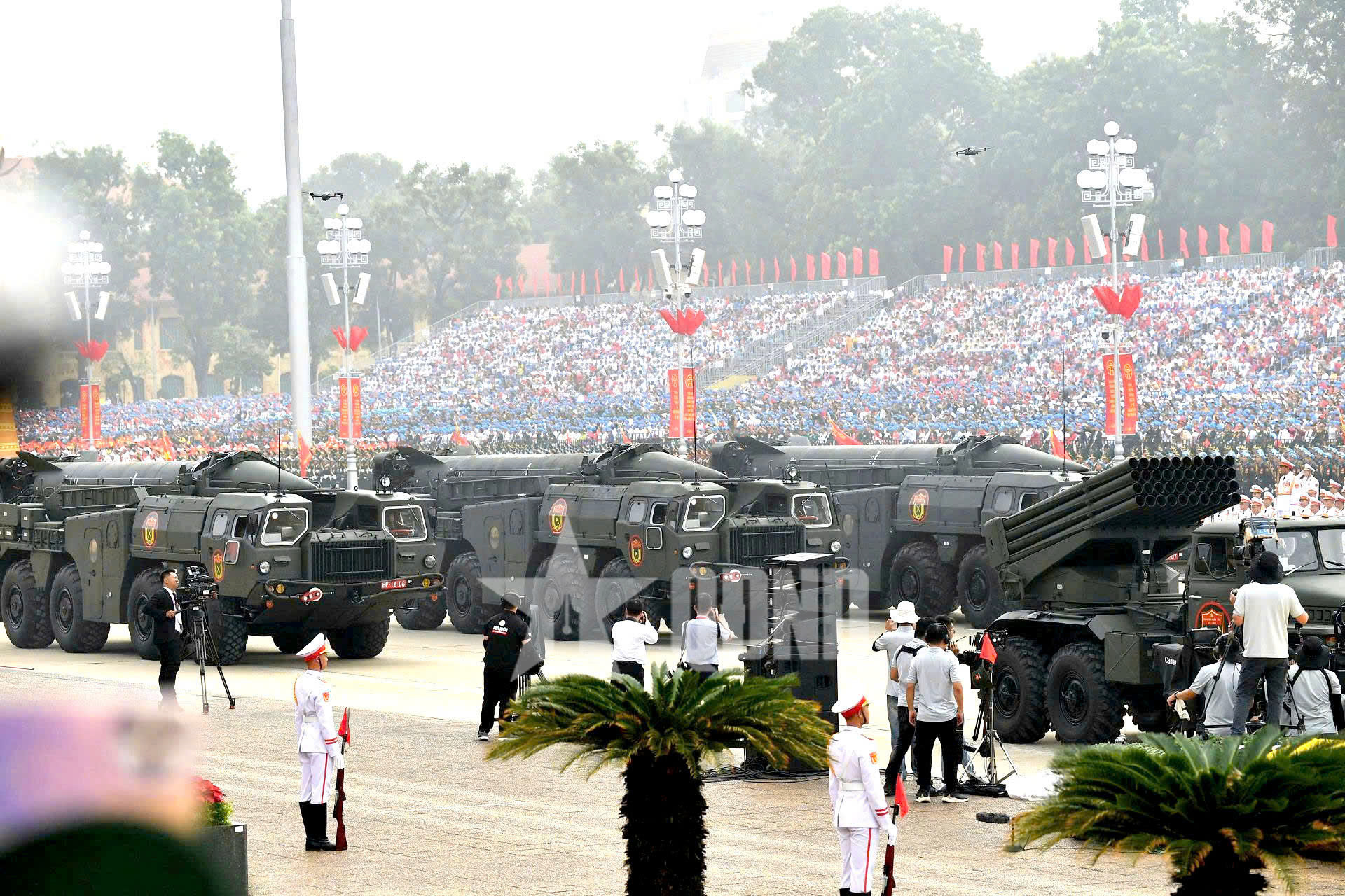 Cả nước hân hoan mừng Quốc khánh - Hào hùng khí thế diễu binh, diễu hành
