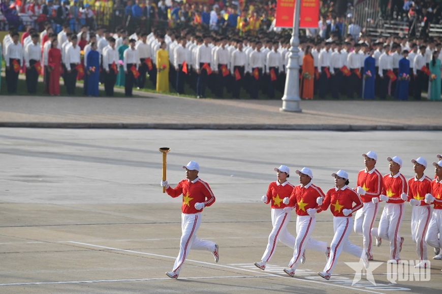 TRỰC TIẾP: Tưng bừng kỷ niệm 80 năm Tết Độc lập: Hào hùng khí thế diễu binh, diễu hành