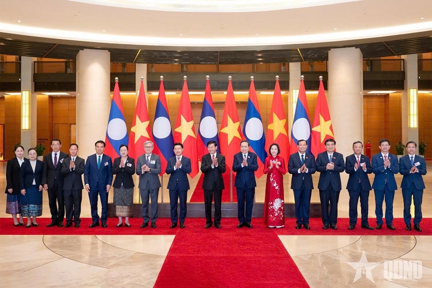 Chủ tịch Quốc hội Trần Thanh Mẫn tiếp xã giao Tổng Bí thư, Chủ tịch nước Lào