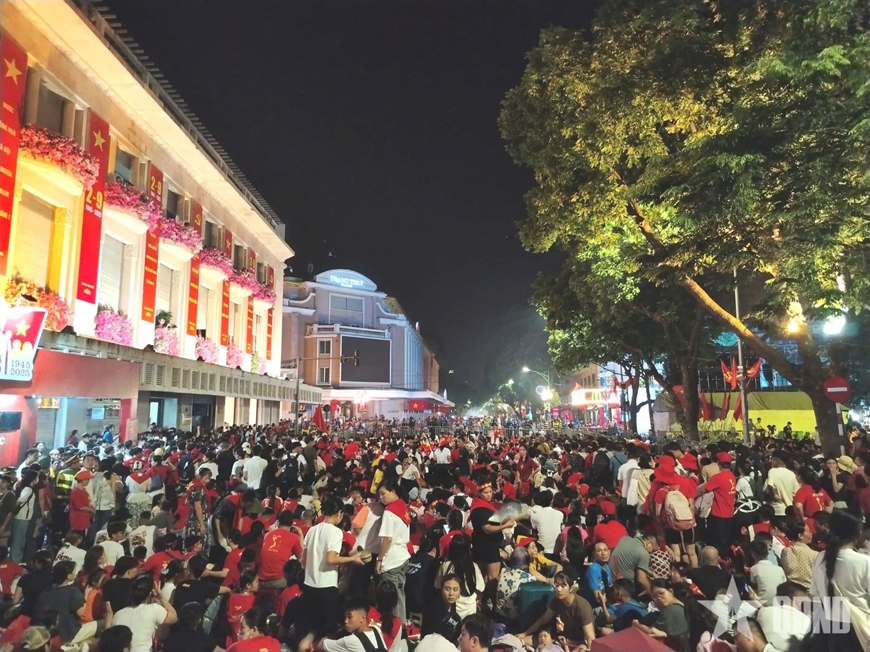 Cả nước hân hoan mừng Quốc khánh - Hào hùng khí thế diễu binh, diễu hành