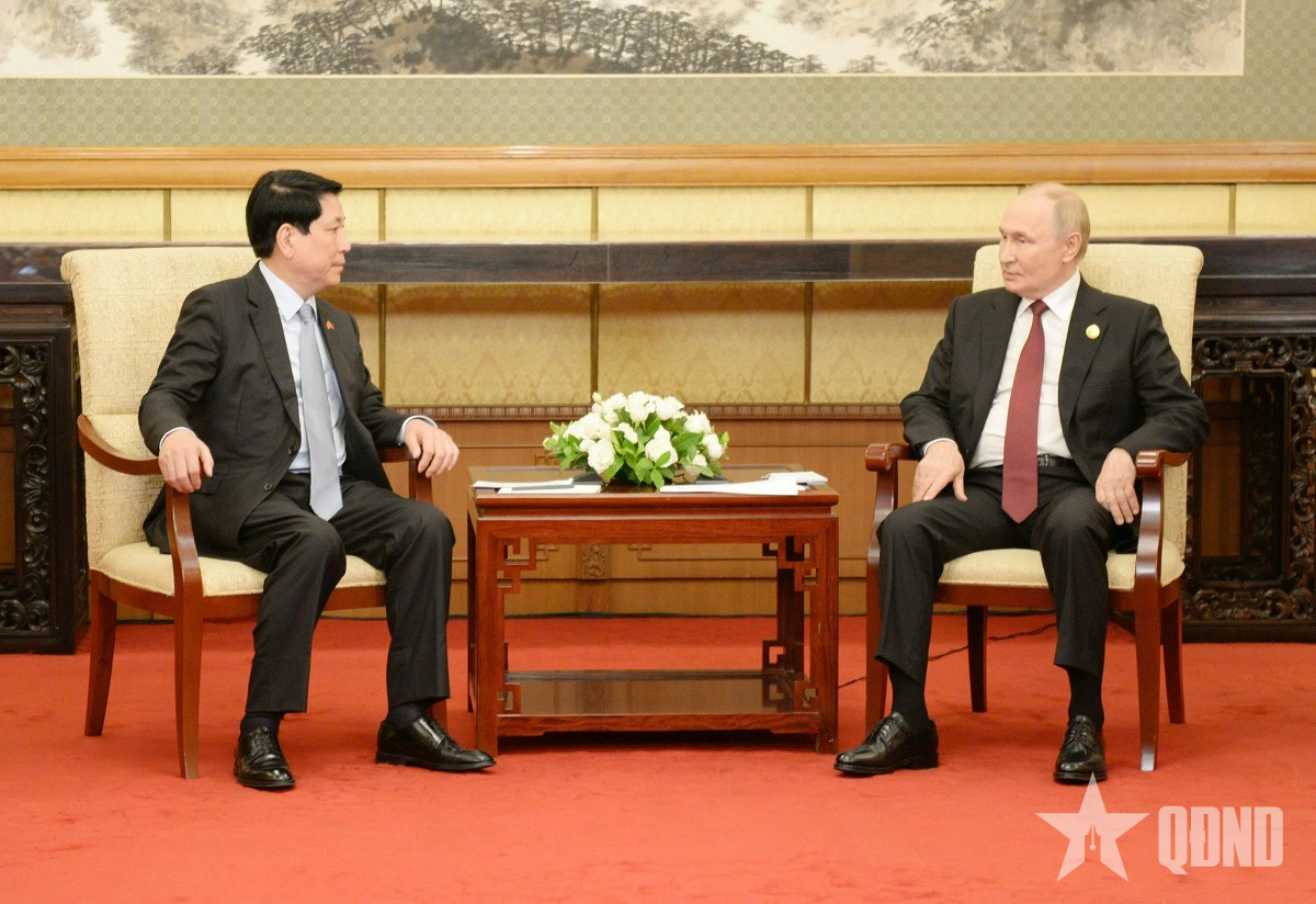 Chủ tịch nước Lương Cường hội kiến Tổng thống Liên bang Nga Vladimir Putin