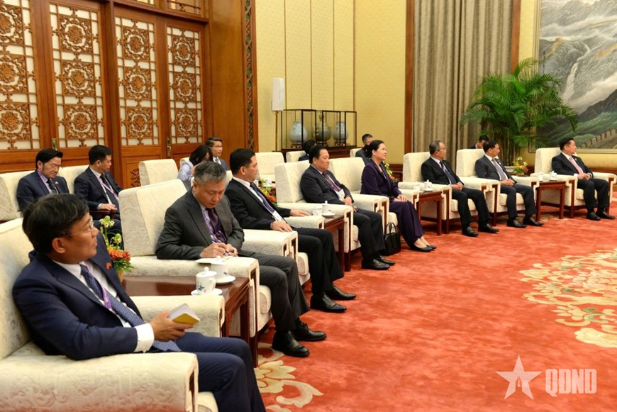 Chủ tịch nước Lương Cường hội kiến Ủy viên trưởng Nhân đại toàn quốc Trung Quốc Triệu Lạc Tế