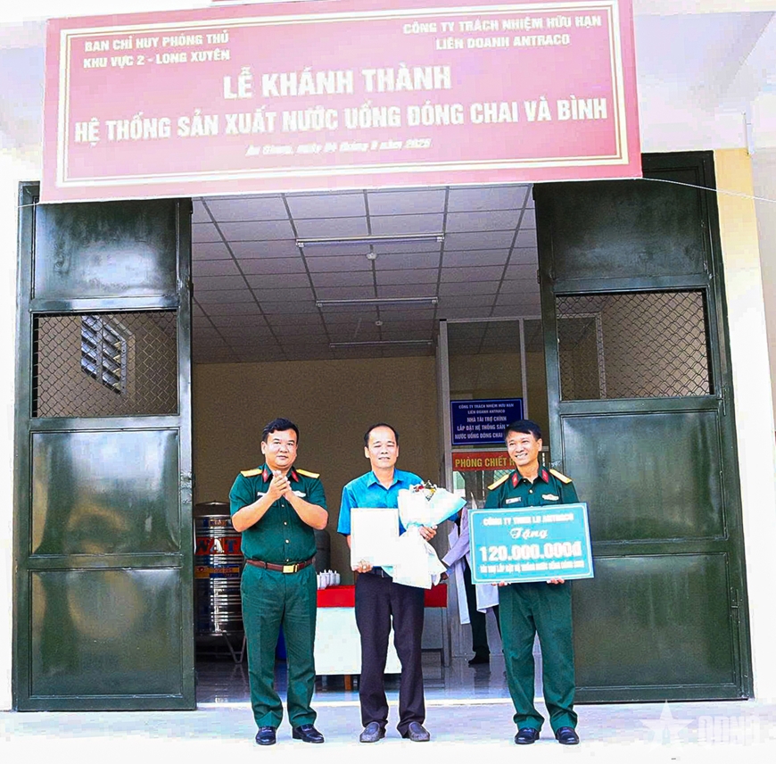 An Giang: Khánh thành dây chuyền sản xuất nước uống