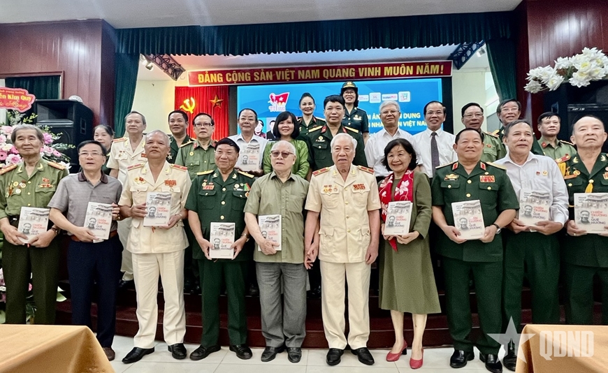 Ra mắt hồi ký “Chiến trường và quê hương” của Thiếu tướng, Anh hùng LLVT nhân dân Phan Văn Lai