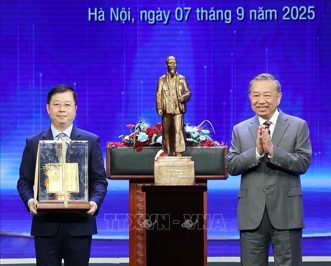Tổng Bí thư Tô Lâm: Đài Truyền hình Việt Nam cần nỗ lực để thực sự trở thành cơ quan truyền thông quốc gia kiểu mẫu, hàng đầu khu vực