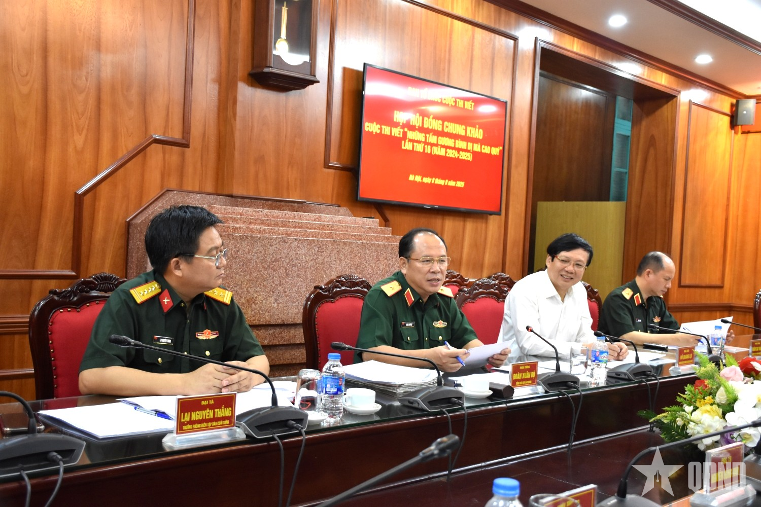 Họp Hội đồng chung khảo Cuộc thi viết “Những tấm gương bình dị mà cao quý” lần thứ 16: Đề nghị trao 22 giải