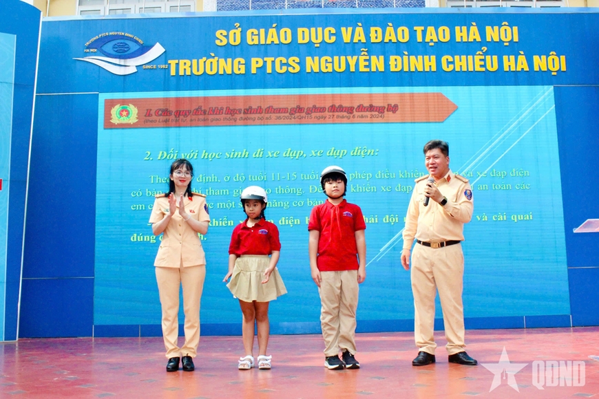 Hà Nội: Đẩy mạnh tuyên truyền an toàn giao thông cho học sinh