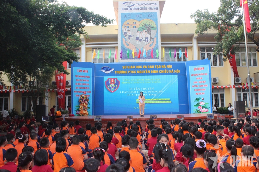 Hà Nội: Đẩy mạnh tuyên truyền an toàn giao thông cho học sinh