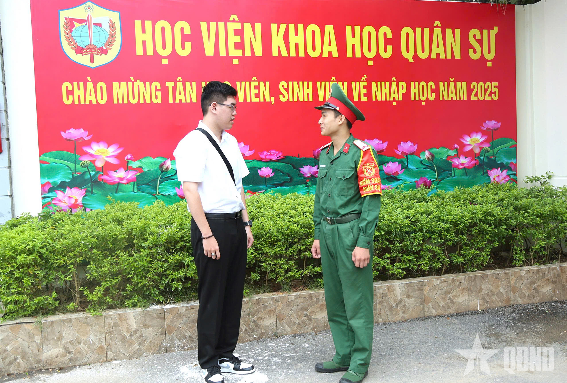 Học viện Khoa học Quân sự tiếp đón tân sinh viên dân sự