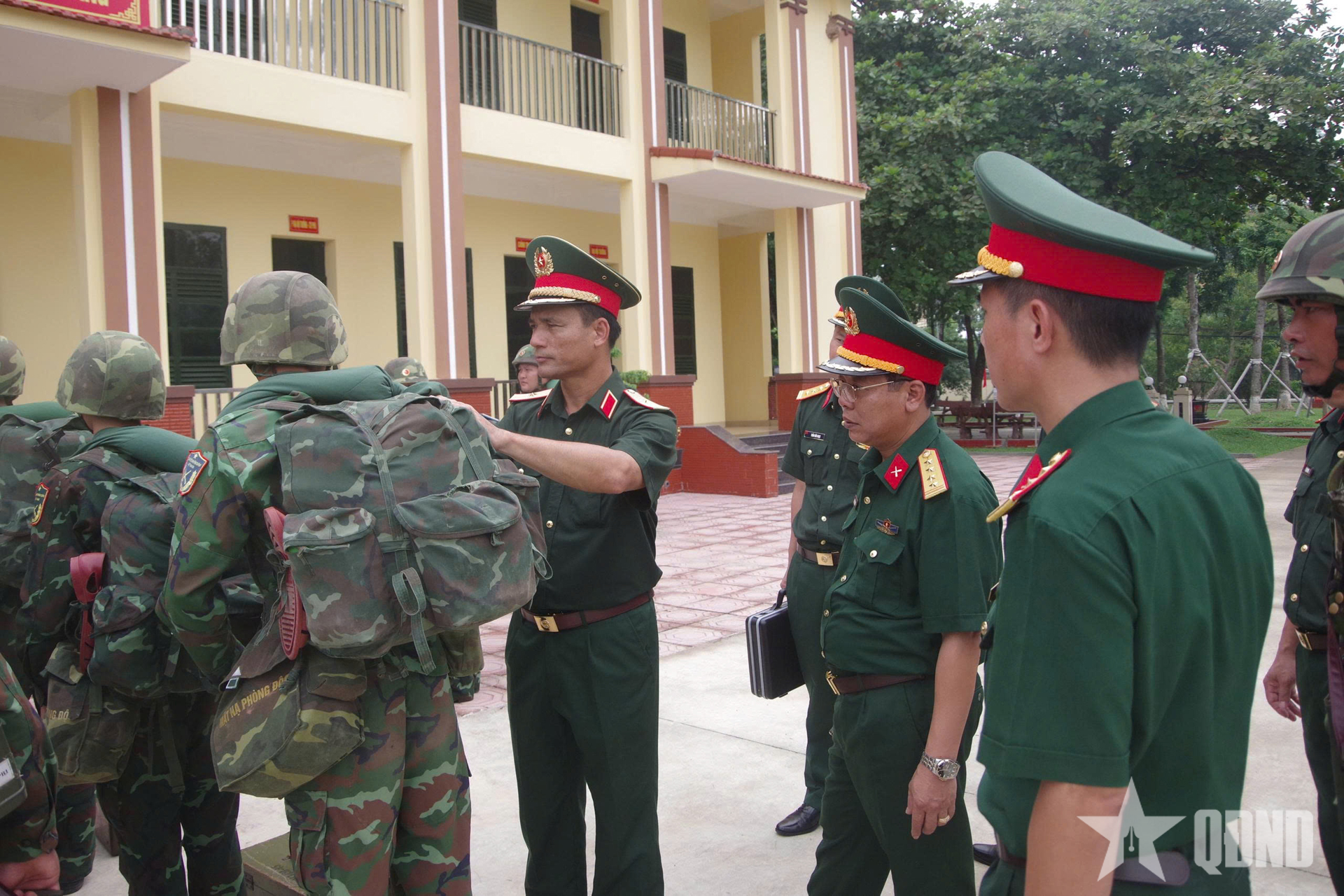 Quân đoàn 12 kiểm tra công tác sẵn sàng chiến đấu tại Lữ đoàn Pháo binh 368