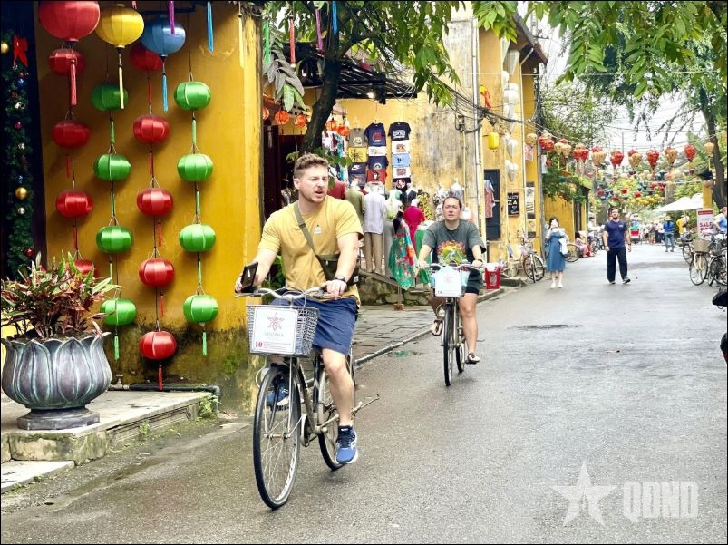Từ vùng đất bom đạn trở thành điểm đến du lịch nổi tiếng