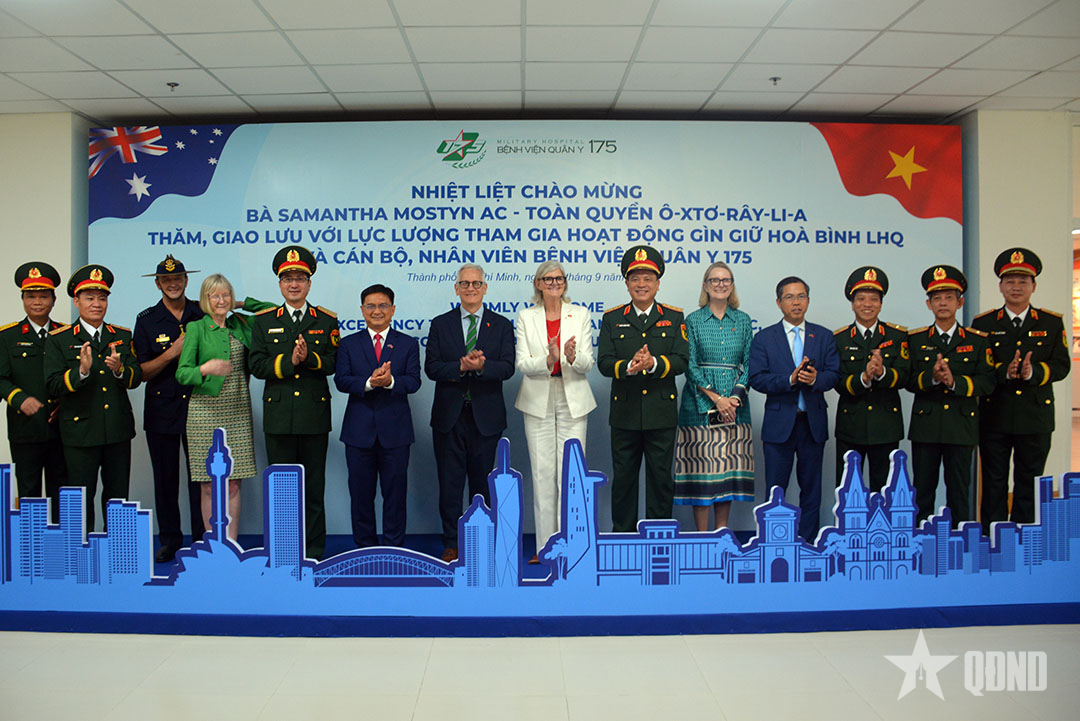 Toàn quyền Australia thăm, giao lưu tại Bệnh viện Quân y 175