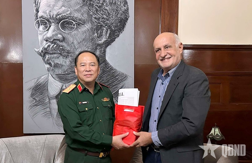 Các nhà báo Báo Quân đội nhân dân và Cuba trao đổi kinh nghiệm nghiệp vụ