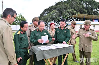 View - 	Đoàn công tác Báo Quân đội nhân dân thăm Sư đoàn Tăng 1011 (Cuba)