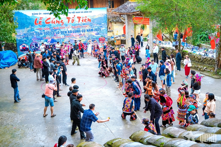 Sắc màu lễ hội đồng bào Lô Lô nơi cực Bắc Tổ quốc