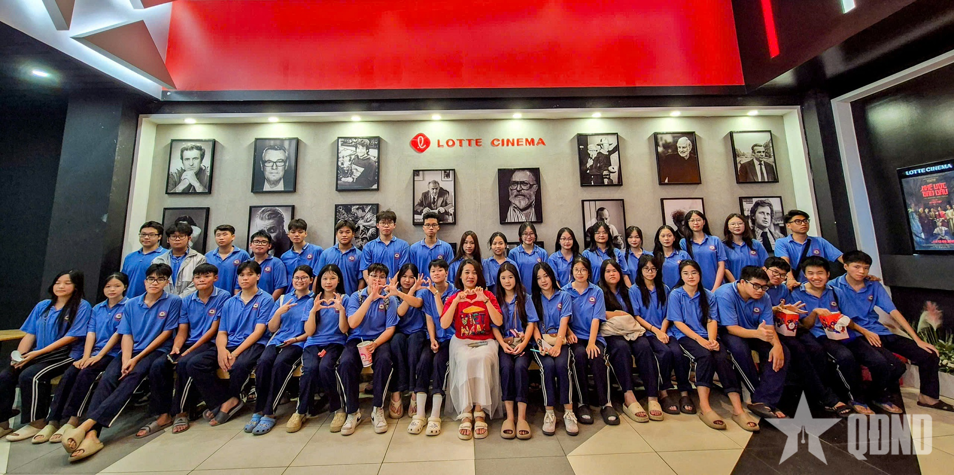 Tổ chức cho học sinh xem phim “Mưa đỏ”: Bài học sống động về lòng yêu nước, sự quả cảm và tinh thần dân tộc