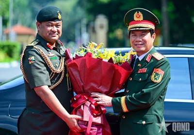 View - 	Đại tướng Nguyễn Tân Cương chủ trì lễ đón Tư lệnh Quân đội Brunei
