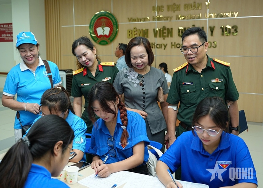 Bệnh viện Quân y 103 và phường Dương Nội, thành phố Hà Nội tích cực tham gia ngày hội hiến máu tình nguyện