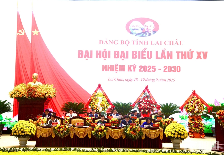 Đại tướng Trịnh Văn Quyết dự, chỉ đạo Đại hội đại biểu Đảng bộ tỉnh Lai Châu