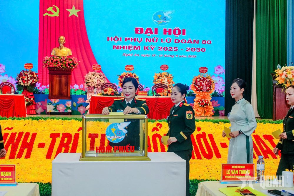 Phụ nữ Lữ đoàn Thông tin 80 (Quân khu 4) tổ chức thành công đại hội làm trước toàn quân