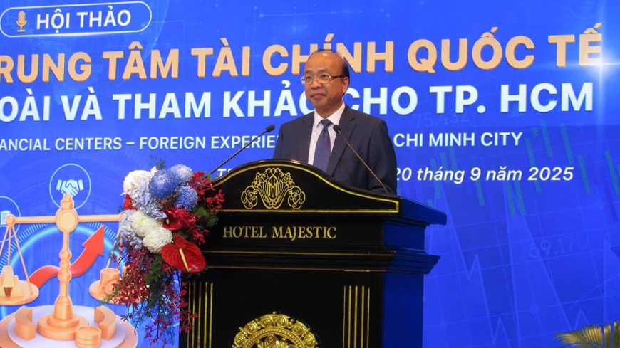 Thứ trưởng Bộ Tư pháp Phan Chí Hiếu phát biểu khai mạc