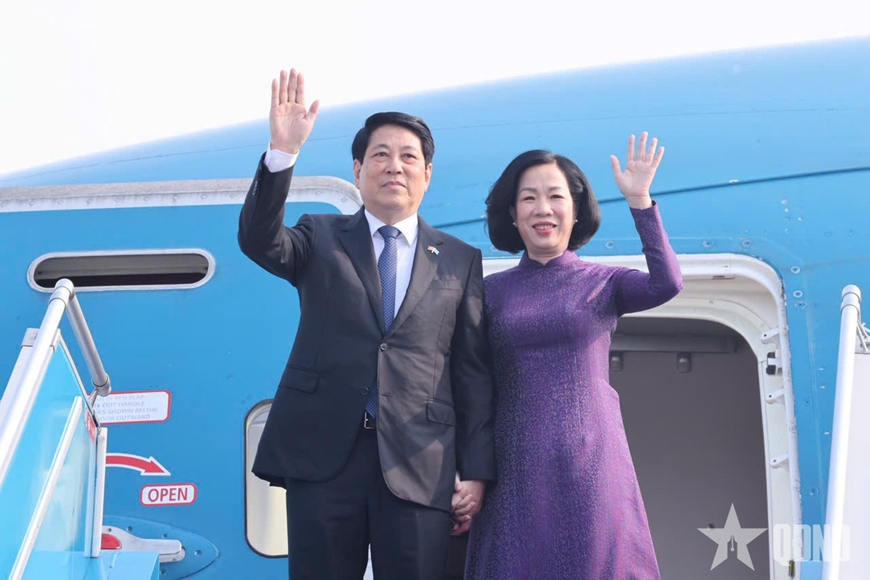 Chủ tịch nước rời Hà Nội, lên đường dự Phiên thảo luận chung cấp cao Đại hội đồng Liên hợp quốc