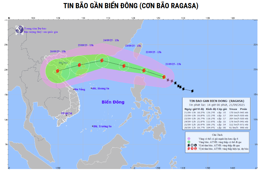 Vùng gần tâm siêu bão Ragasa, gió mạnh cấp 14-15, giật trên cấp 17