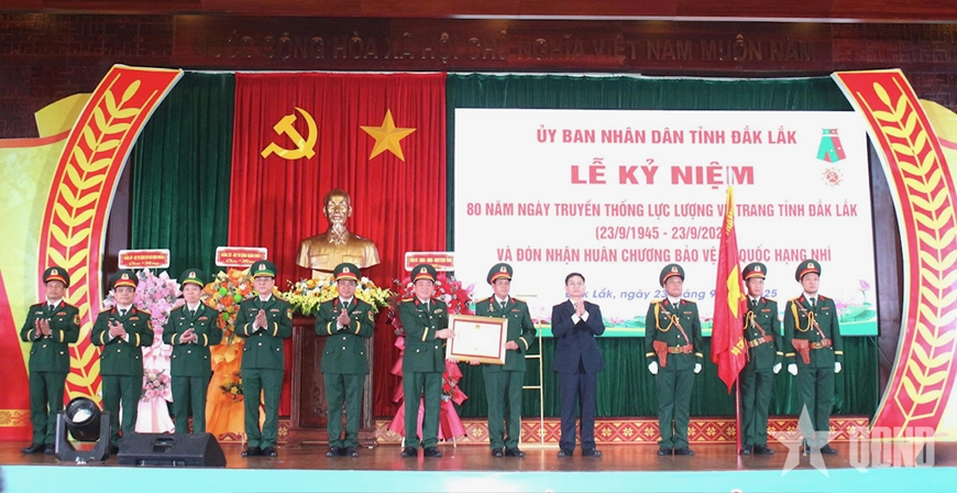 Lực lượng vũ trang tỉnh Đắk Lắk đón nhận Huân chương Bảo vệ Tổ quốc hạng Nhì