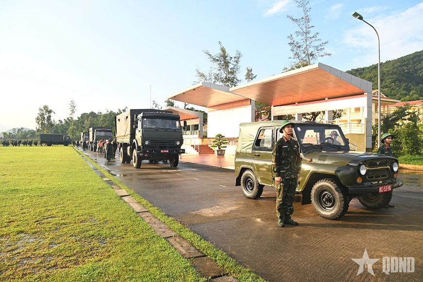 Tư lệnh Quân khu 3 kiểm tra công tác phòng, chống bão số 9 tại Lữ đoàn 242