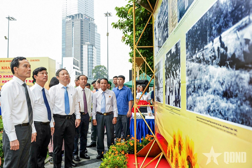 Khai mạc triển lãm ảnh kỷ niệm 80 năm Ngày Nam Bộ kháng chiến