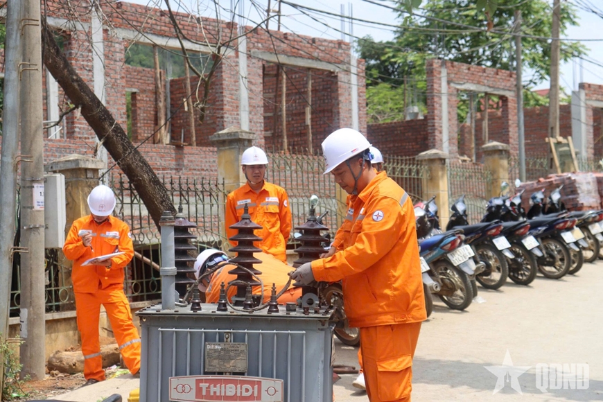 Điện lực Cao Bằng khẩn trương chuẩn bị ứng phó bão Ragasa