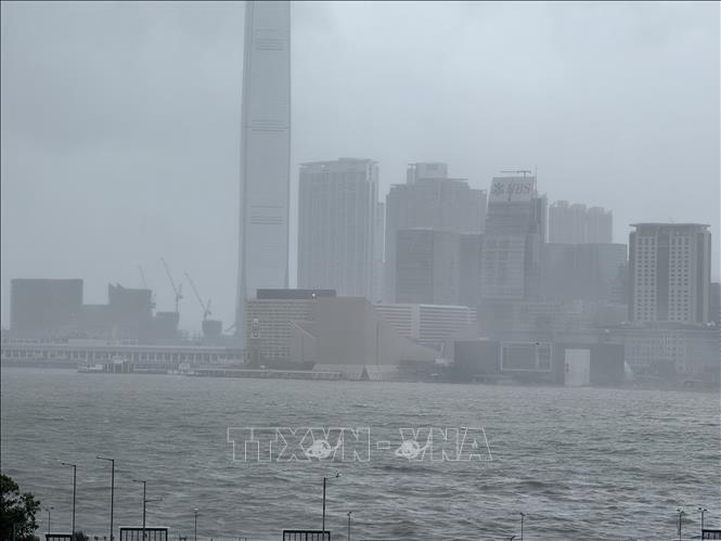 Trung Quốc: Hong Kong và Macau nâng cảnh báo siêu bão Ragasa lên mức cao nhất