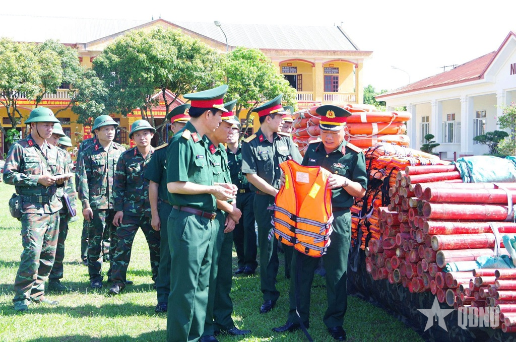 Bộ CHQS tỉnh Thanh Hóa chủ động ứng phó với bão số 9