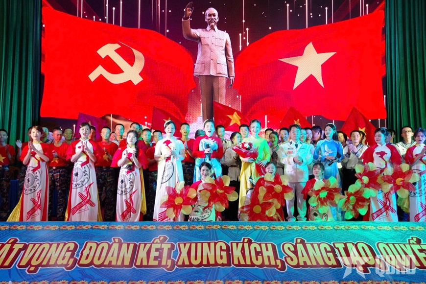 Đột phá ứng dụng khoa học, công nghệ, đổi mới sáng tạo và chuyển đổi số