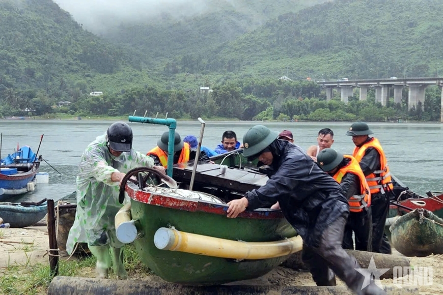 Quân khu 5 triển khai công tác phòng, chống bão số 10