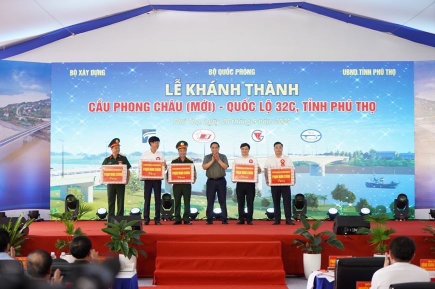 Thủ tướng Phạm Minh Chính dự lễ khánh thành cầu Phong Châu mới