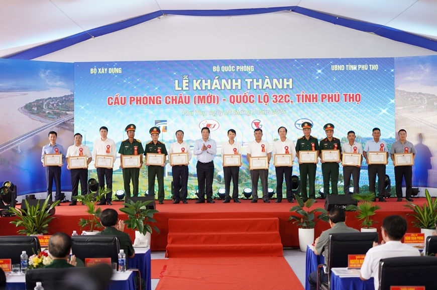 Thủ tướng Phạm Minh Chính dự lễ khánh thành cầu Phong Châu mới