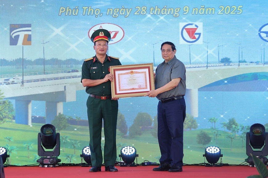 Thủ tướng Phạm Minh Chính dự lễ khánh thành cầu Phong Châu mới