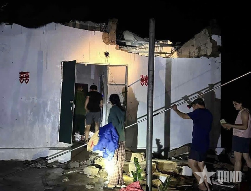 Các địa phương Quân khu 4 chịu thiệt hại nặng nề trong bão số 10: 13 người chết và mất tích