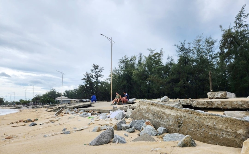 Thiệt hại do bão số 10, dông, lốc, mưa lũ: 48 người chết và mất tích, 105 người bị thương, 135.772 nhà hư hỏng