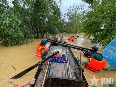 View - 	Nghệ An: Huy động lực lượng khẩn trương dọn bão, chống lũ