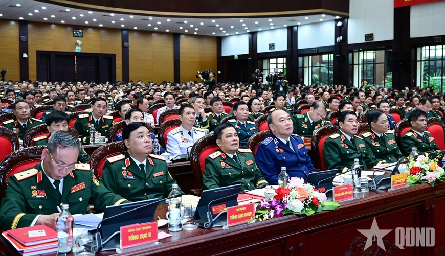 Bỏ phiếu bầu Đoàn đại biểu Đảng bộ Quân đội dự Đại hội lần thứ XIV của Đảng