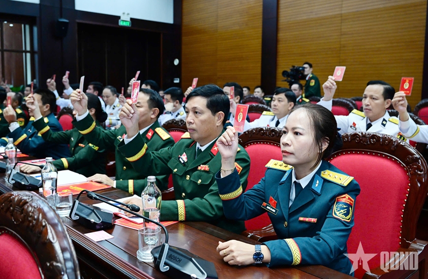 Bỏ phiếu bầu Đoàn đại biểu Đảng bộ Quân đội dự Đại hội lần thứ XIV của Đảng