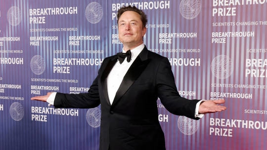 Elon Musk trở thành người đầu tiên sở hữu 500 tỷ USD